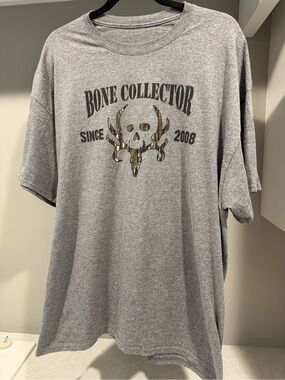 Bone Collector Men's Grey Graphic T‑Shirt